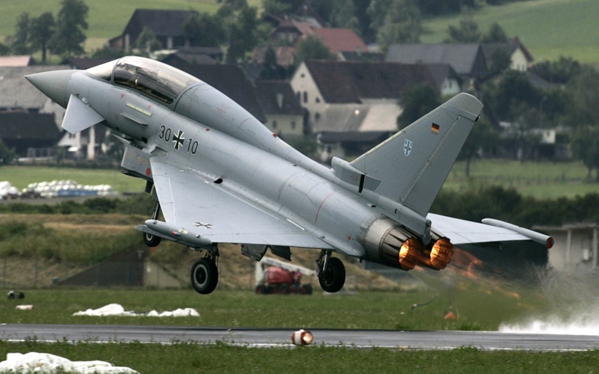 乐鱼体育App下载-蛙泳强手助荷兰闯进决赛，蛙泳冠军慢动作视频